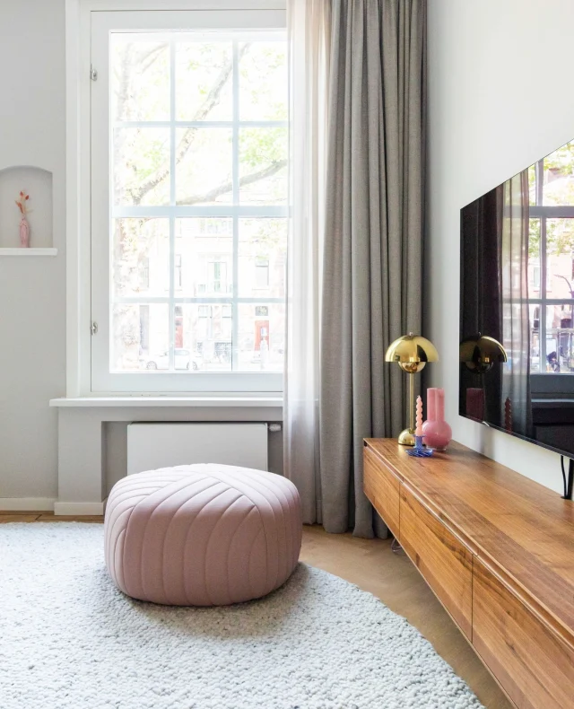 // SHOP // Femkeido Favourite, hij is er weer! En dit keer een wel héél mooie samenwerking met Muuto: de Five pouf voor een speciale Femkeido prijs! 🤩⁠
⁠
Deze geweldige poef vind je in onze nieuwste projecten, maar ook in die van 10 jaar geleden: een all time favourite. Een toevoeging aan iedere ruimte met z’n toffe vorm en oneindige veel stoffen en kleurkeuzes. En nu - alléén bij Femkeido - tijdelijk met een unieke korting, in iedere stofkeuze.⁠
⁠
Ben je benieuwd? De Five Pouf staat in Shop Rotterdam en Shop Voorburg. Vraag ons naar meer info of stuur een DM. Tot snel!